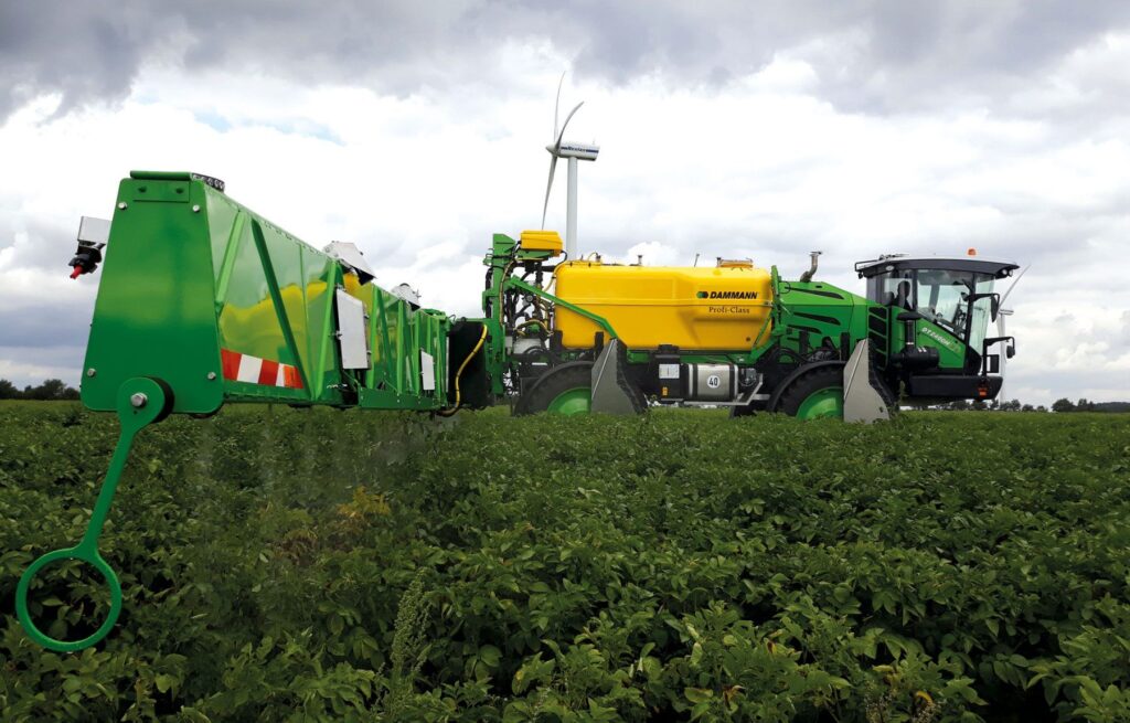 dammann-technik-dammanntrac-2400h-highlander-kartoffelfeld-das-rechts-e1601630618933_resized_vspnVpA0S3